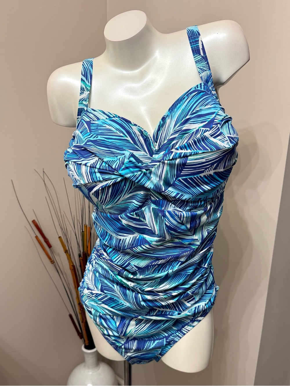 NWT EMERALD BAY Plus 1 Piece Swimsuit Twist Rushing Bodice Tummy Control Sz 24